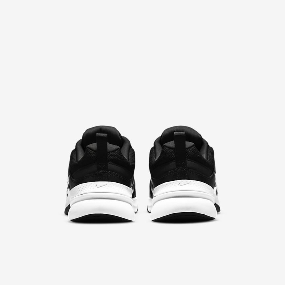 NEW IN BOX Nike Defy All Day Men's Training With Traction Shoes Multiple Sizes - Picture 8 of 8